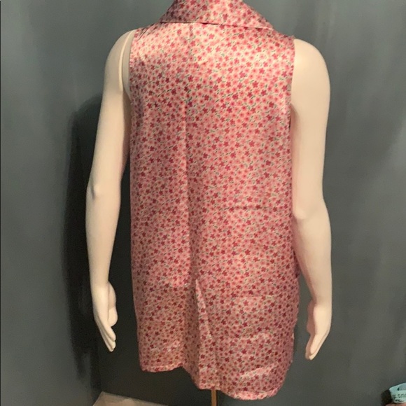 Victoria’s Secret Sleeveless Button Down Tank - Picture 3 of 4